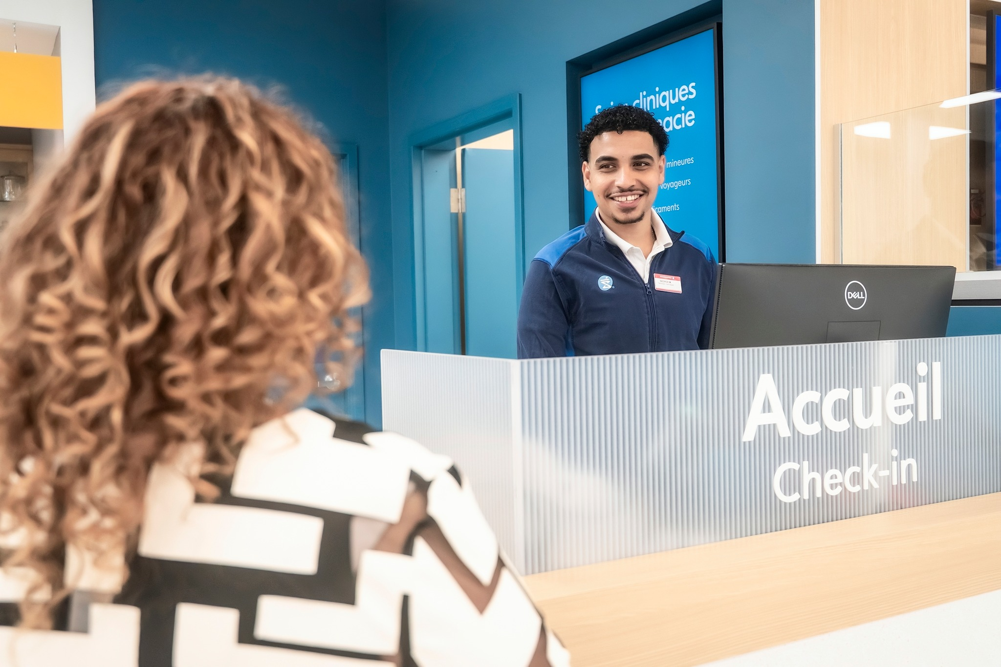 Zone d'accueil et check-in clinique
