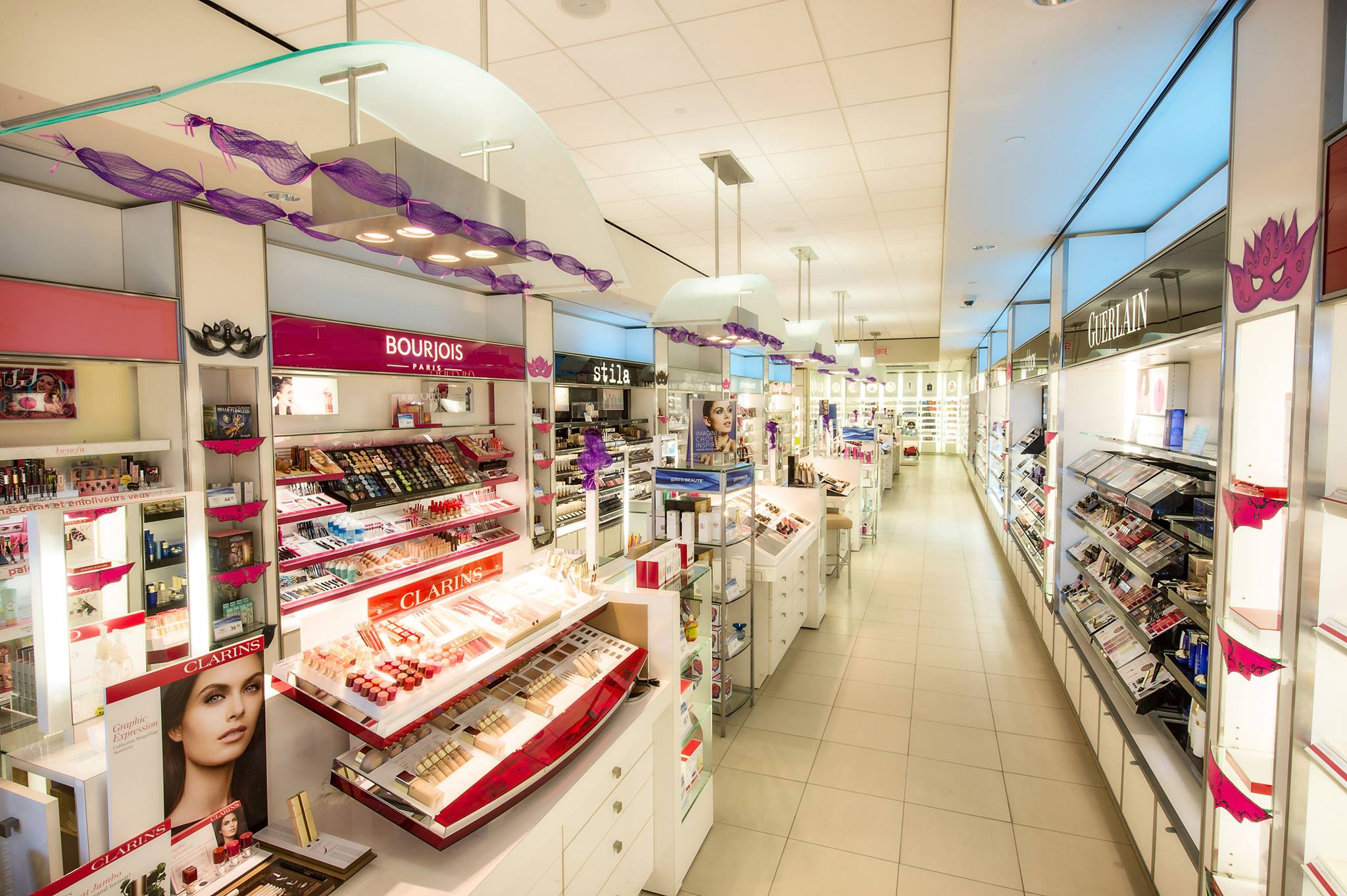 Rayon cosmétique prestige Pharmaprix Saint-Lazare