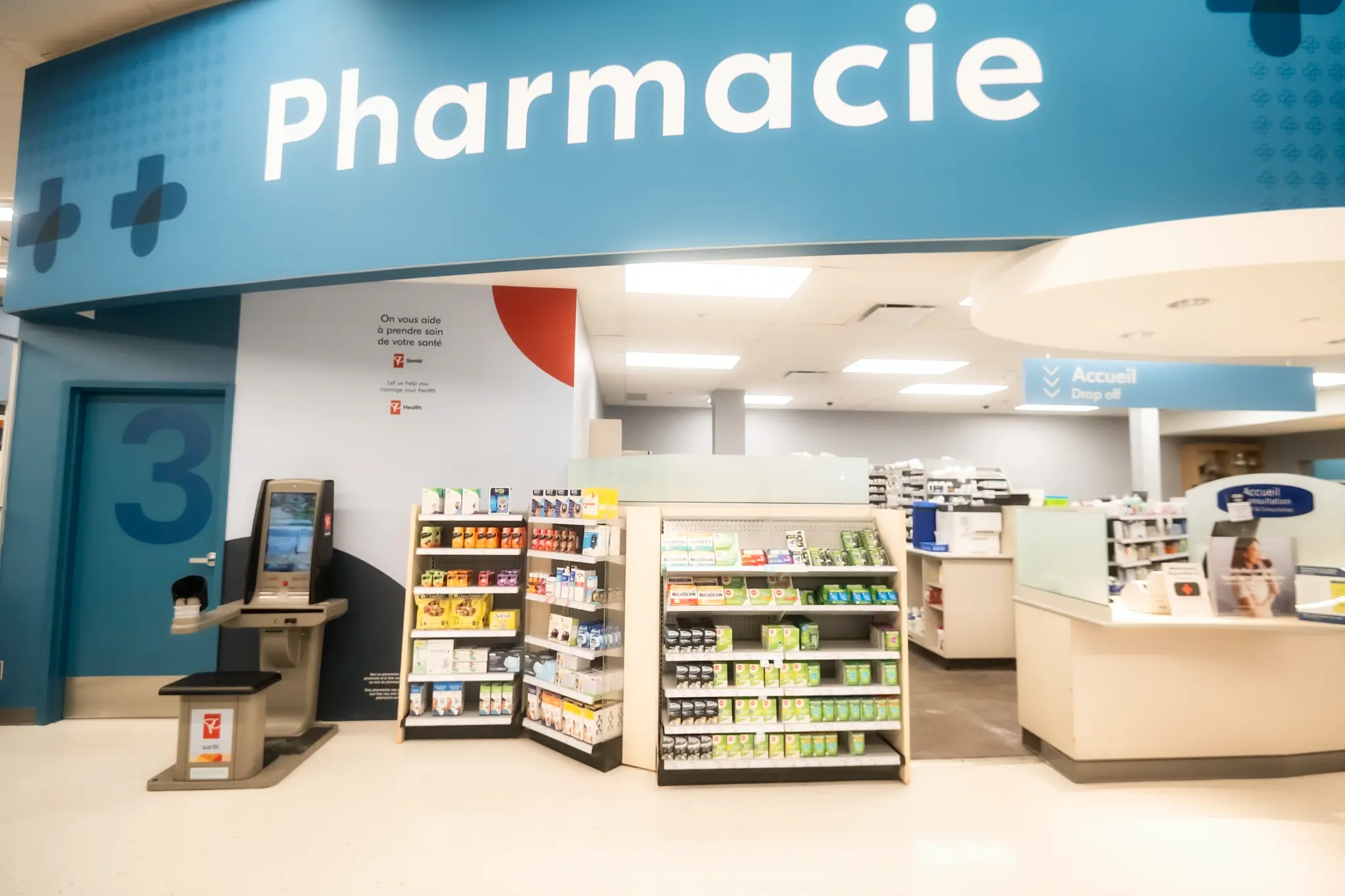 Vue intérieure de la pharmacie