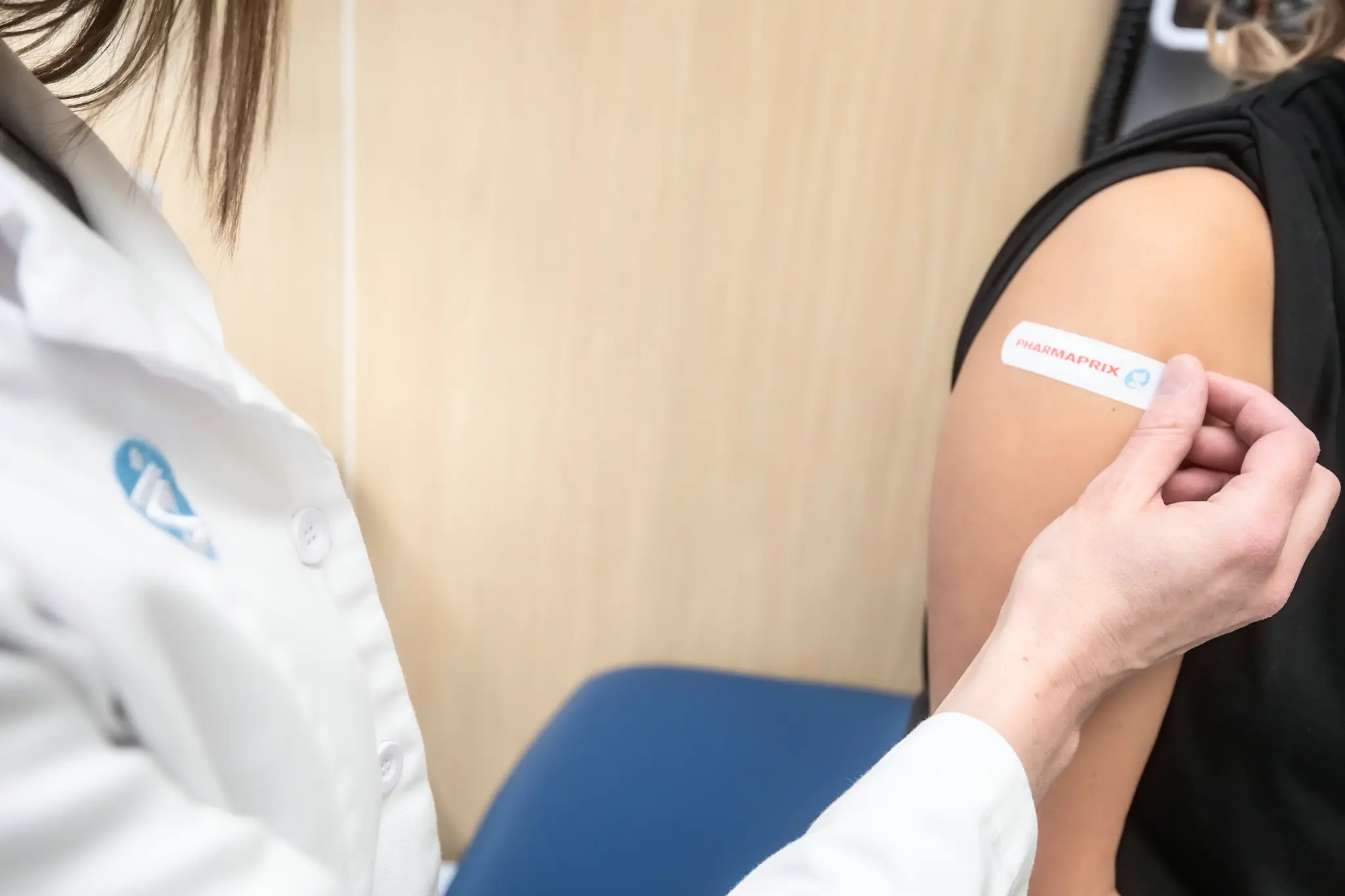 Vaccination Pharmaprix Saint-Lazare — pansement après injection